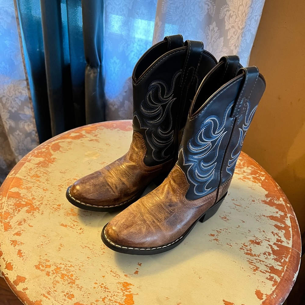 Boy size 2 Boot Barn Cowboy boots